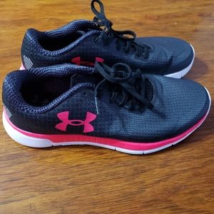 Brand new womens Under Armour shoes